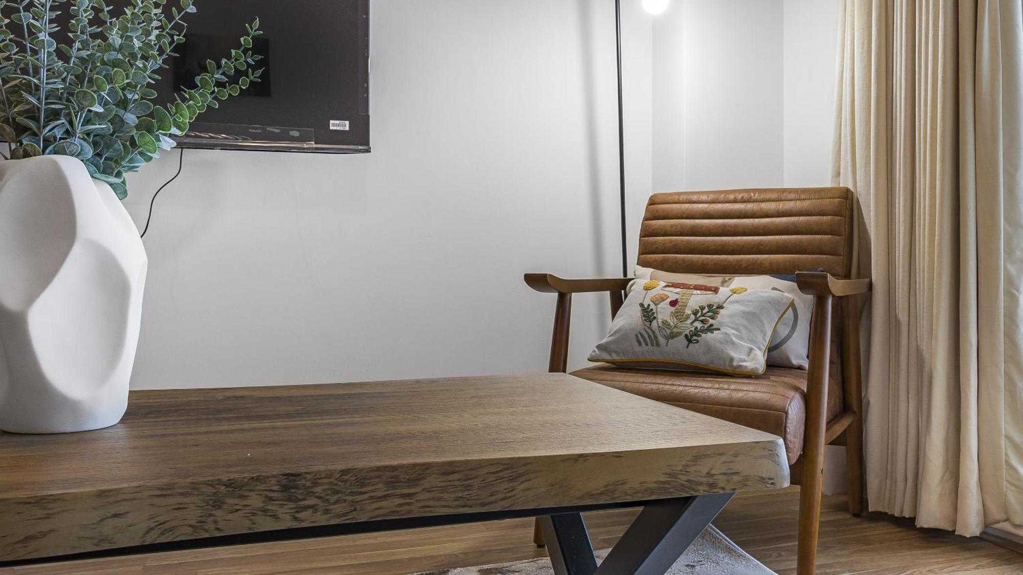 The Mailbox - 2 Bed 2 Bath City Centre
